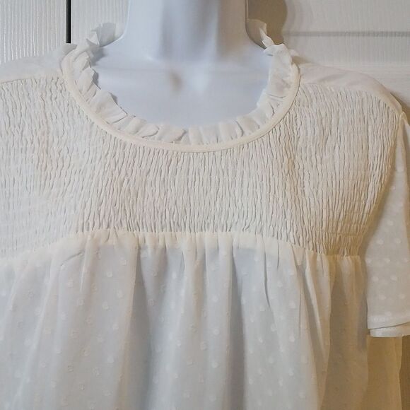White smocked upper half  casual business casual blouse  Sz L - Picture 3 of 5